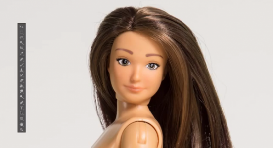 Conoce a Lammily, la “Barbie” con proporciones reales!