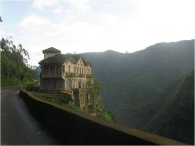 Cerca de Bogotá hay un hotel embrujado, estas vacaciones no olvides pasar por él!