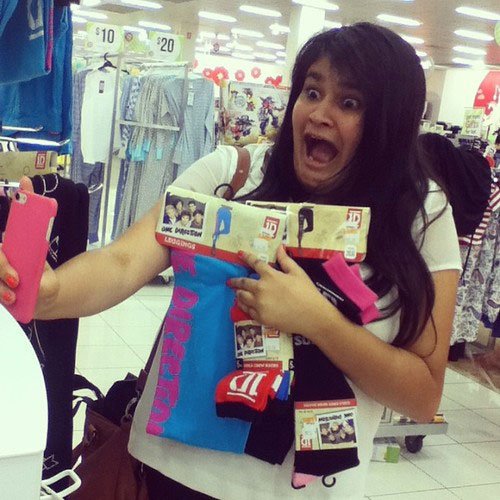 caught-taking-selfie-directioner