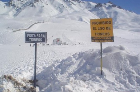 16 carteles verdaderamente absurdos
