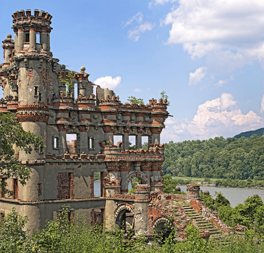 bannerman-castle-on-pollepel-island-in-the-hudson-river-new-york-brendan-reals