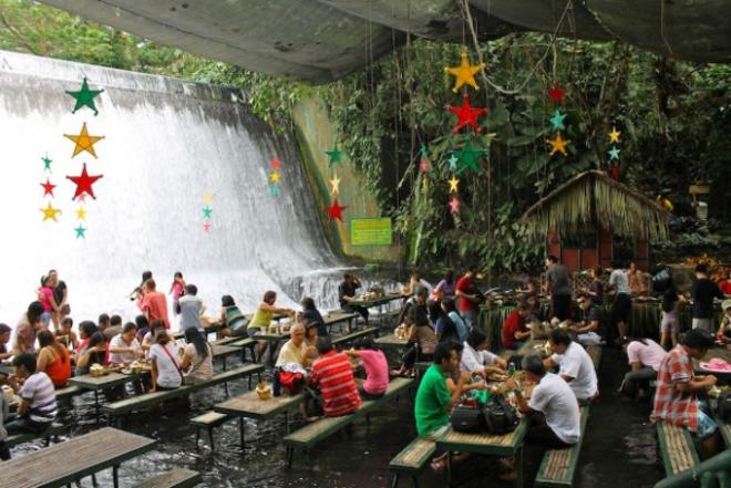 Waterfall-Restaurant-in-Phillipines-1-L