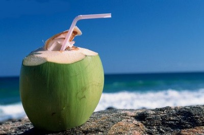 agua-de-coco-e-hidratante-natural-1