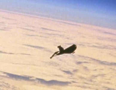 Este extraño objeto ha estado orbitando la Tierra por 50 años, pero nadie sabe qué es