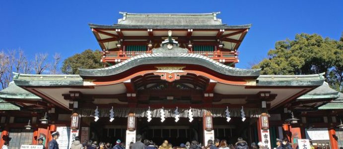 Ataque con espada samurai deja tres muertos en un santuario de Tokio