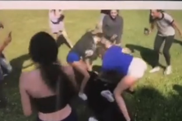 ¿Por qué está siendo golpeada una colegiala musulmana en un video viral?