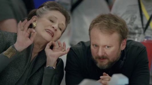 Carrie Fisher incluyó su propio ingenio y humor a su última aparición en Star Wars