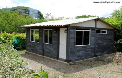 ¡Genial! Colombiano descubre cómo construir casas de plástico que se arman como LEGOS