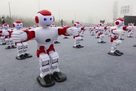 ¡Increíble! Mira a más de 1000 robots bailando mientras rompen un récord mundial