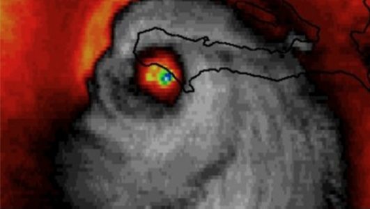 La “terrorífica” imagen del huracán Matthew tomada desde el espacio que se volvió viral