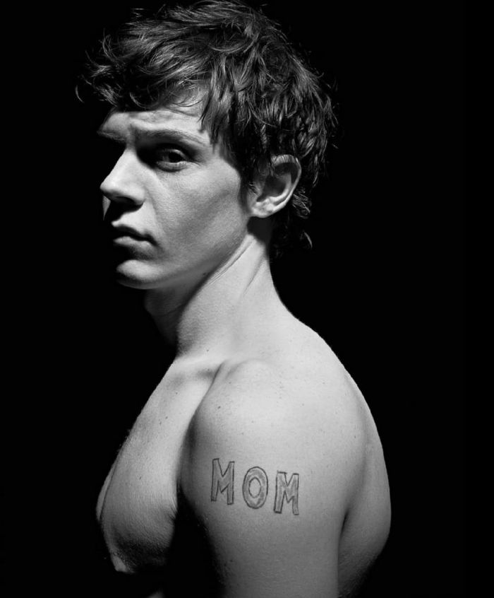 Evan Peters 7