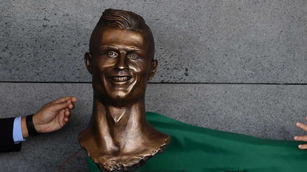 Mira los memes más graciosos de la escultura de Cristiano Ronaldo