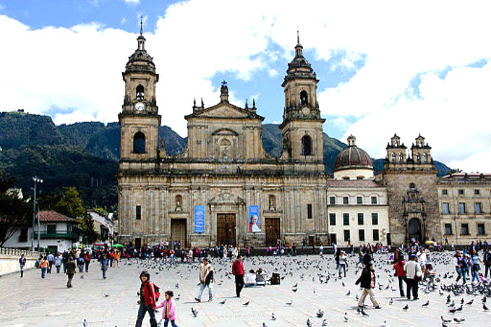 Bogotá Plaza de Bolivar Bogotanos