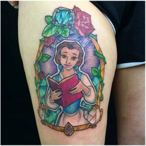 20 impresionantes tatuajes de “La Bella y la Bestia” que te harán correr a tatuarte