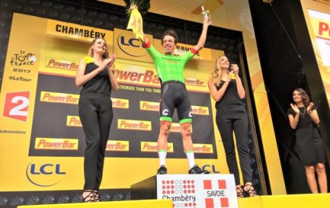 ¡En un final de fotografía el colombiano Urán ganó la novena etapa del Tour de Francia!