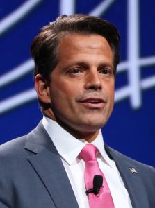 La loca entrevista que dio el nuevo (ahora ex) director de comunicaciones del equipo Trump