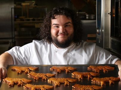 “Hot Pie” de Game Of Thrones abre una panadería llamada ‘No Sabes Nada John Dough’