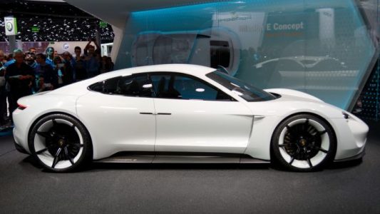 El nuevo auto deportivo eléctrico de Porsche destruirá el Modelo S de Tesla en 2019