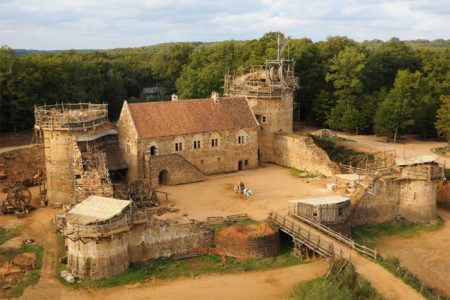 Franceses pasaron 20 años construyendo un Castillo usando técnicas medievales