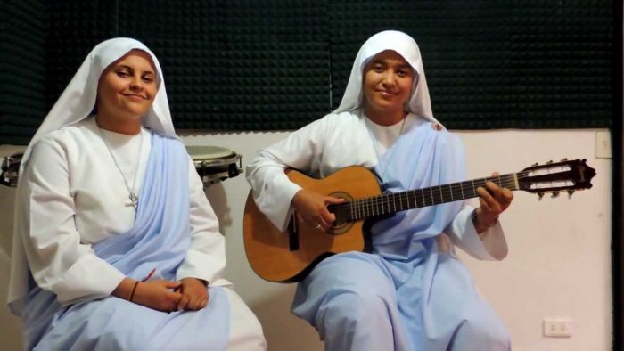 monja cantará rap al Papa Francisco en Colombia 2