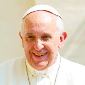 Una monja planea cantarle una canción de rap al Papa Francisco durante su visita a Colombia