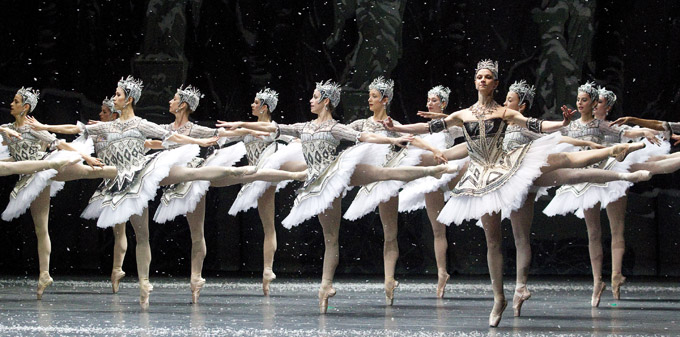 Members of the Vienna State Opera's ballet company perform during the dress rehearsal of the ballet "Nutcracker" at the Wiener Staatsoper state opera on October 2, 2012 in Vienna. The director of the opera house's ballet, former French dancer Manuel Legris, and his company presented the premiere of the play in the choreography of Rudolf Nureyev on October 8, 2012. AFP PHOTO/DIETER NAGL (Photo credit should read DIETER NAGL/AFP/GettyImages)