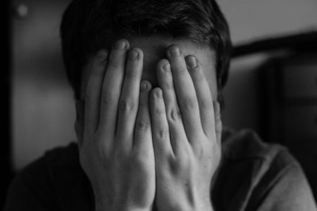 Facebook implementa IA para detectar publicaciones suicidas antes de ser reportadas