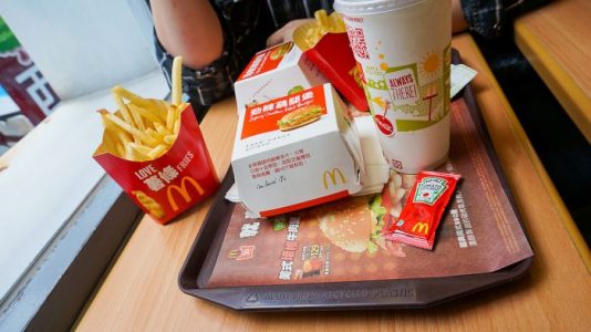 ¿Por qué debes pedir siempre dos hamburguesas en McDonald’s?