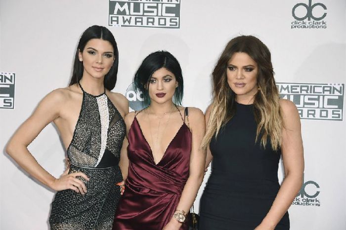 ¿Por qué ninguno de los Kardashian habla de los embarazos de Kylie y Khloé?