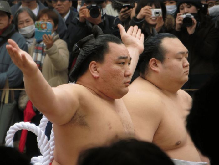 luchador de sumo envuelto en escándalo