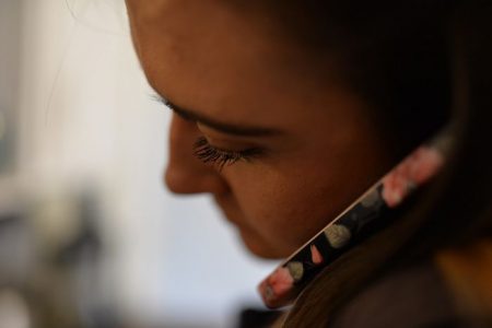 Se crea una línea de ayuda para actores víctimas de acoso sexual