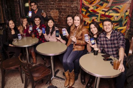 Dentro de la última obsesión de los millennials: HQ Trivia