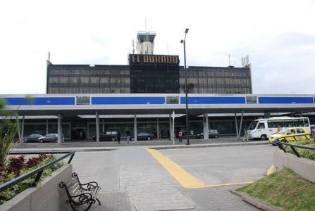 ¿Se infiltraron los narcos en el control del tráfico aéreo de Colombia?