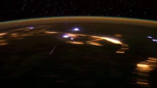 ¿Cómo ver la lluvia de meteoritos Lyrid que alcanza su punto máximo este fin de semana?