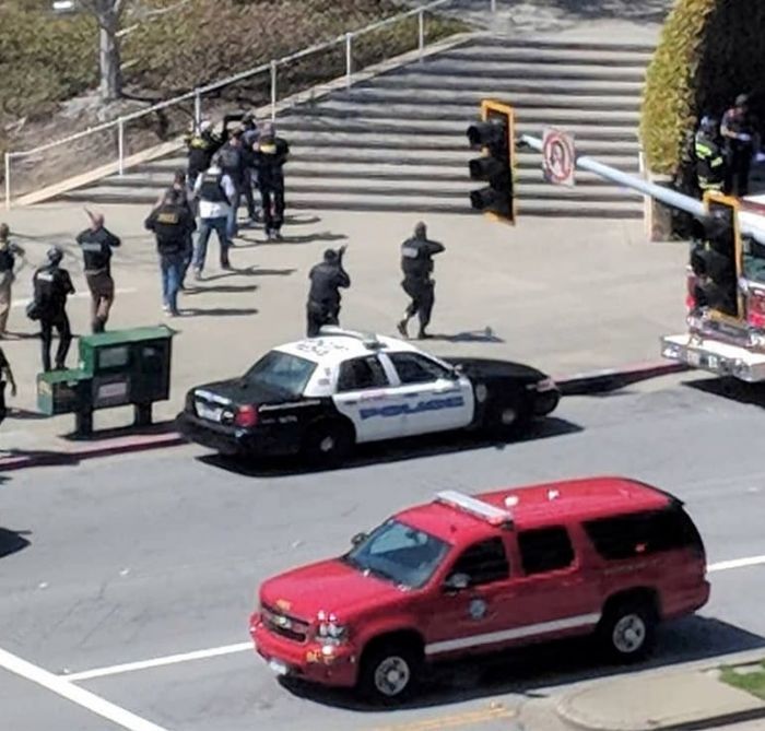 Policía reporta disparos en las oficinas de YouTube en California, Estados Unidos