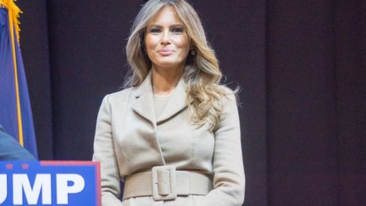 ¿Por qué Melania está ganando en el tribunal de la opinión pública?