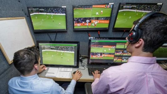 ¿Qué es VAR? El Asistente de video del árbitro explicado