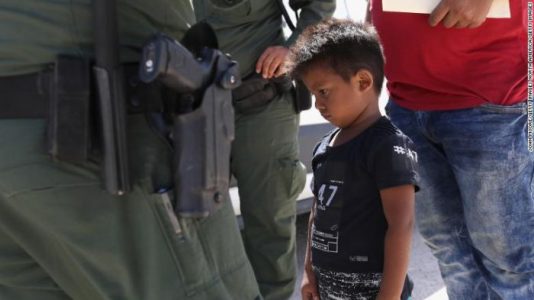 Estados Unidos todavía no encuentra a los padres de 71 niños que habría separado