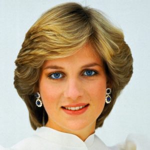 ¿Cómo la vida de la princesa Diana fue gobernada por decisiones fortuitas?