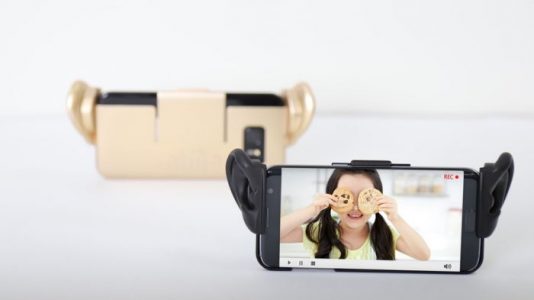 Samsung hizo una funda para teléfono con orejas para ayudarte a hacer videos ASMR