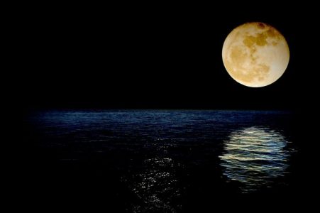 La última superluna del año ocurre cuando un asteroide se acerca