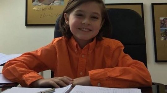 Niño genio de nueve años se graduará de la universidad
