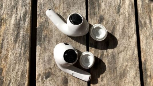 Hay una manera fácil de evitar que las puntas AirPods Pro se caigan y entren en tus oídos