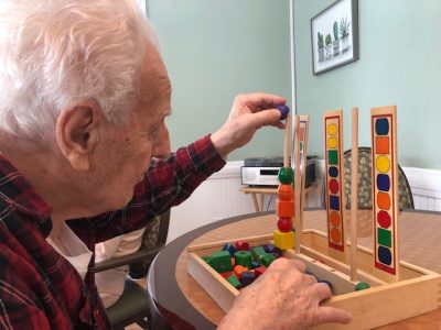 Actividades Montessori perfectas para personas mayores
