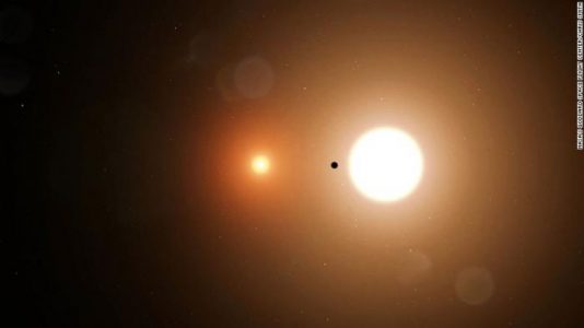 Un estudiante de la NASA ayuda a descubrir un planeta con dos soles