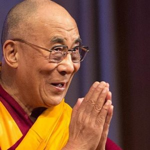 Dalai Lama cumple 85 años con el lanzamiento de su primer álbum