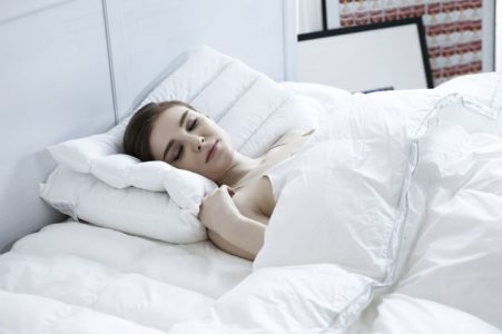 Alimentos para dormir como un bebé y despertar feliz
