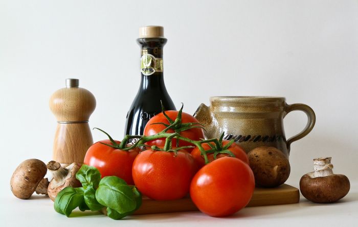 El tomate es saludable crudo o cocido