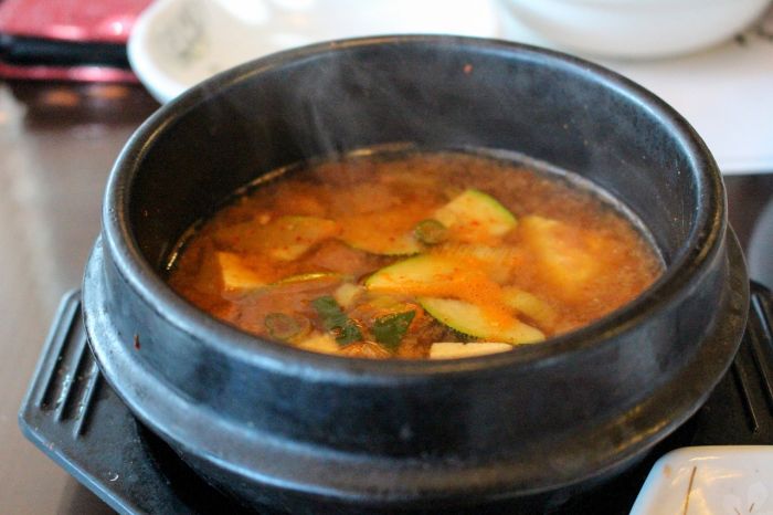 La sopa de miso es común en la gastronomía asiática