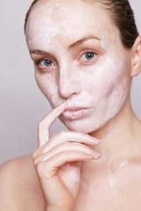 ¿Para qué sirve el ácido glicólico? Descubre cómo ilumina tu piel